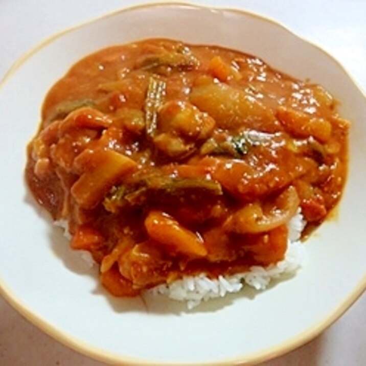 野菜いっぱい！トマトカレー